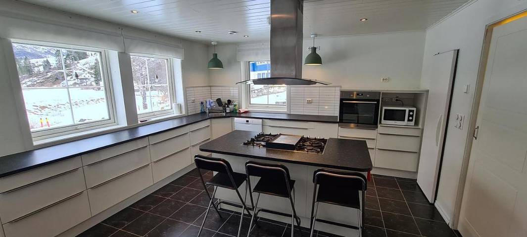 Location de vacances pour 12 personnes, avec vue ainsi que jardin et terrasse, animaux acceptés dans Flåm - 3