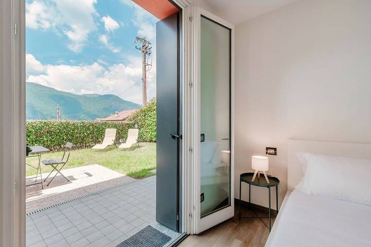 Ganze Wohnung, <strong>Zwei-Zimmer-Wohnung mit Garten in Abbadia Lariana </strong> Lario10 liegt im Herzen von Abbadia Lariana und ist nur wenige Schritte von den zauberhaften Ufern des Comer Sees entfernt. Die helle und fein einge in Abbadia Lariana, Abbadia Lariana Kommune