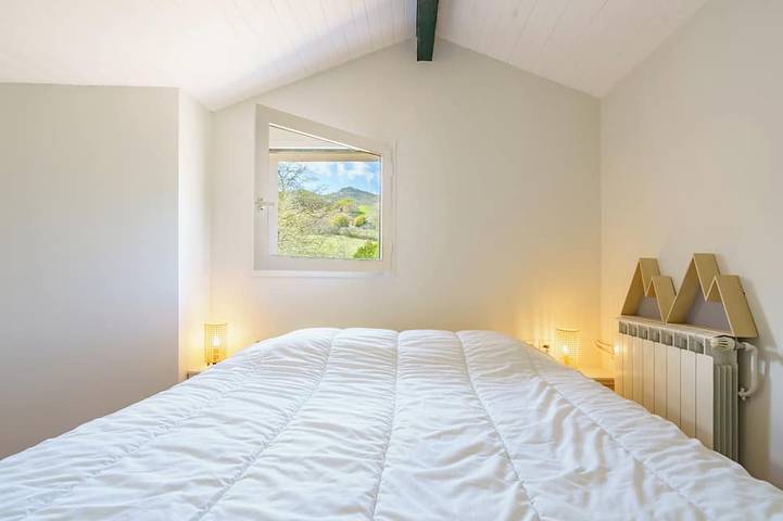 Mendizola - 5 rooms - Swimming pool - Mountain view in Sare, Bayonne region