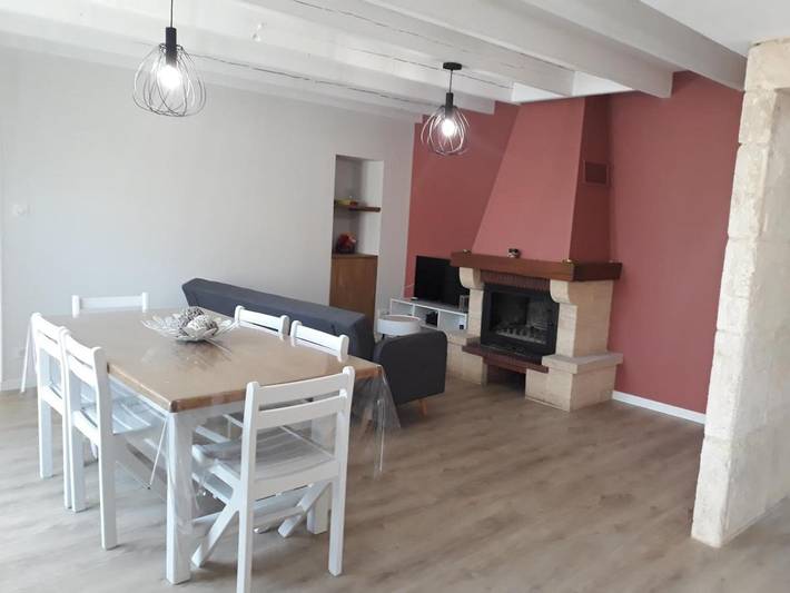 Location de vacances pour 8 personnes, avec terrasse à Nieul-sur-l'Autise