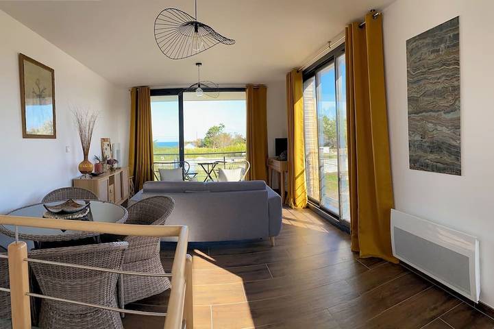 Location de vacances pour 6 personnes, avec jardin et balcon à Saint-Côme-de-Fresné