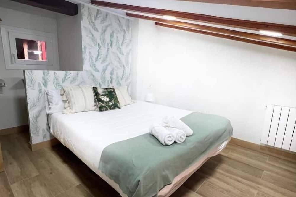 Entire apartment, El Rincón del Marqués by El Rincon in Logroño, La Rioja Province