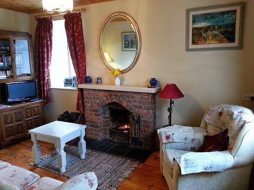 Cottage "James Tymon" with terrace and garden in Condado de Sligo