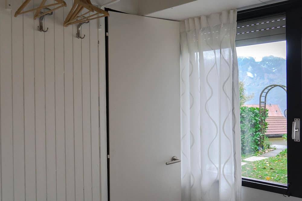 Schöner Bungalow mit einer schönen grünen Landschaft entspannen in Tignale, Gardasee-Berge
