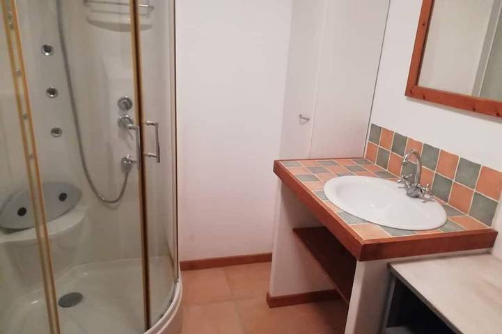 Location de vacances pour 6 personnes, avec terrasse, animaux acceptés à Olonzac - 3