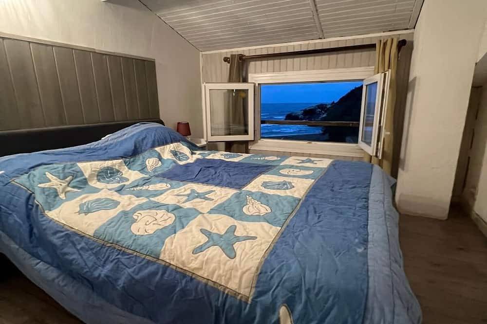 Entire apartment, Apartment panoramic view on the beach of Farinole in Farinole, Calvi region