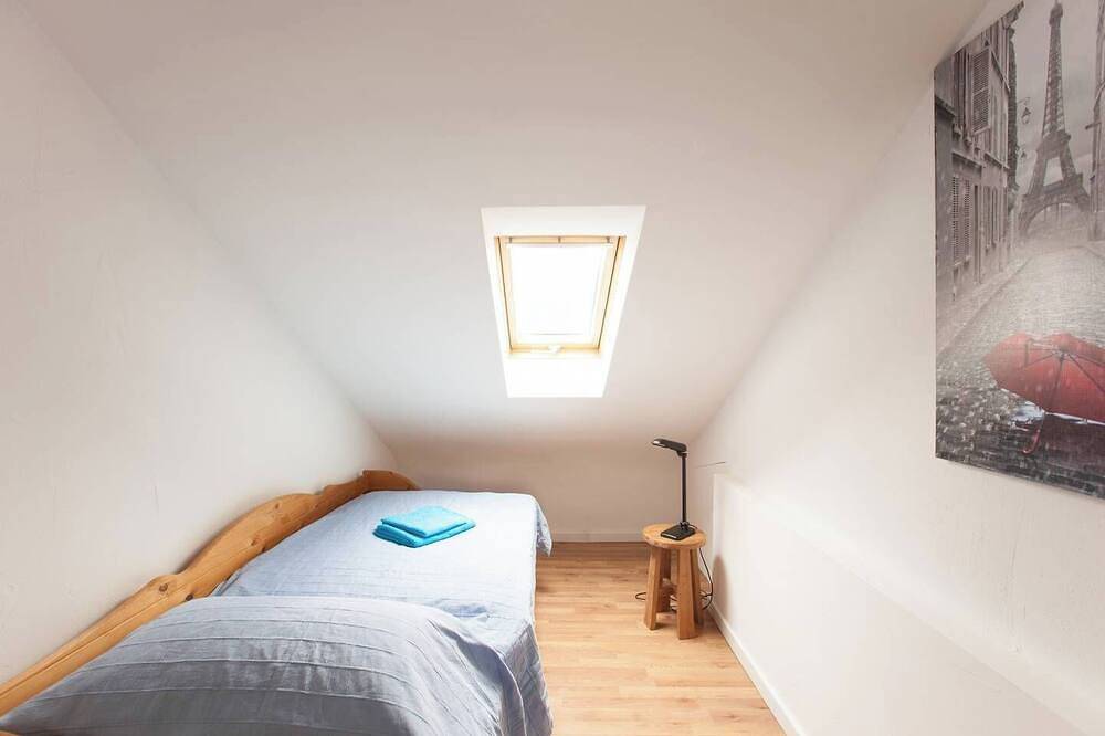 Appartamento intero, 3-room attic apartment in Mainz near the university in Magonza, Rheinhessen e dintorni