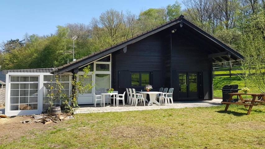 Ferienhaus für 4 Personen, mit Terrasse und Garten sowie Ausblick