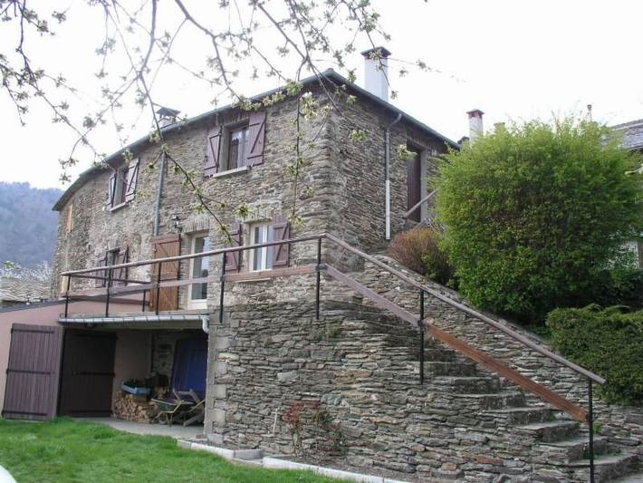Gîte pour 2 personnes, avec Terrasse ainsi que Jardin et Vue dans Saint-André-de-Lancize