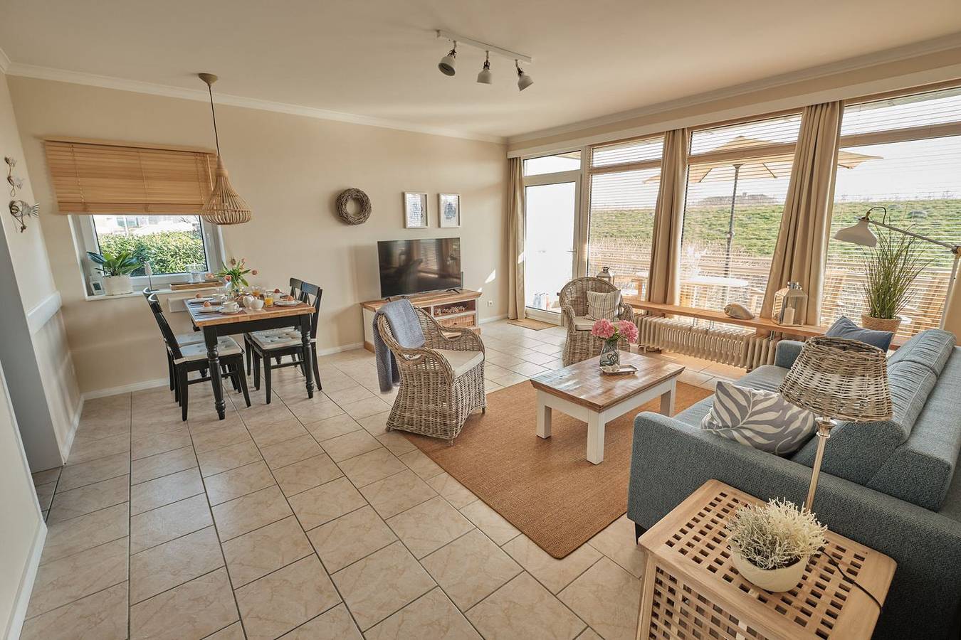 Ganze Wohnung, Gemütliches Apartment am Strand mit Parkplatz und Balkon in Grömitz, Ostholstein