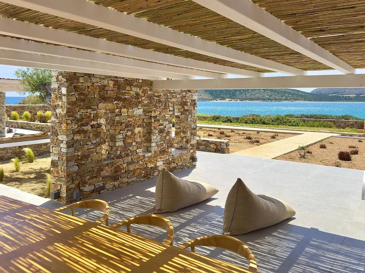 Villa 'Farous Seaside Sunset' con vistas al mar, Wi-Fi y aire acondicionado in Unidad Regional de Paros