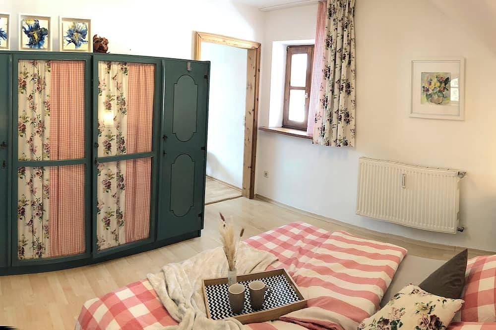 Ganze Wohnung, Helle gemütliche Atelierwohnung #5 im Haus Gerda in Arnbruck, Ostbayern
