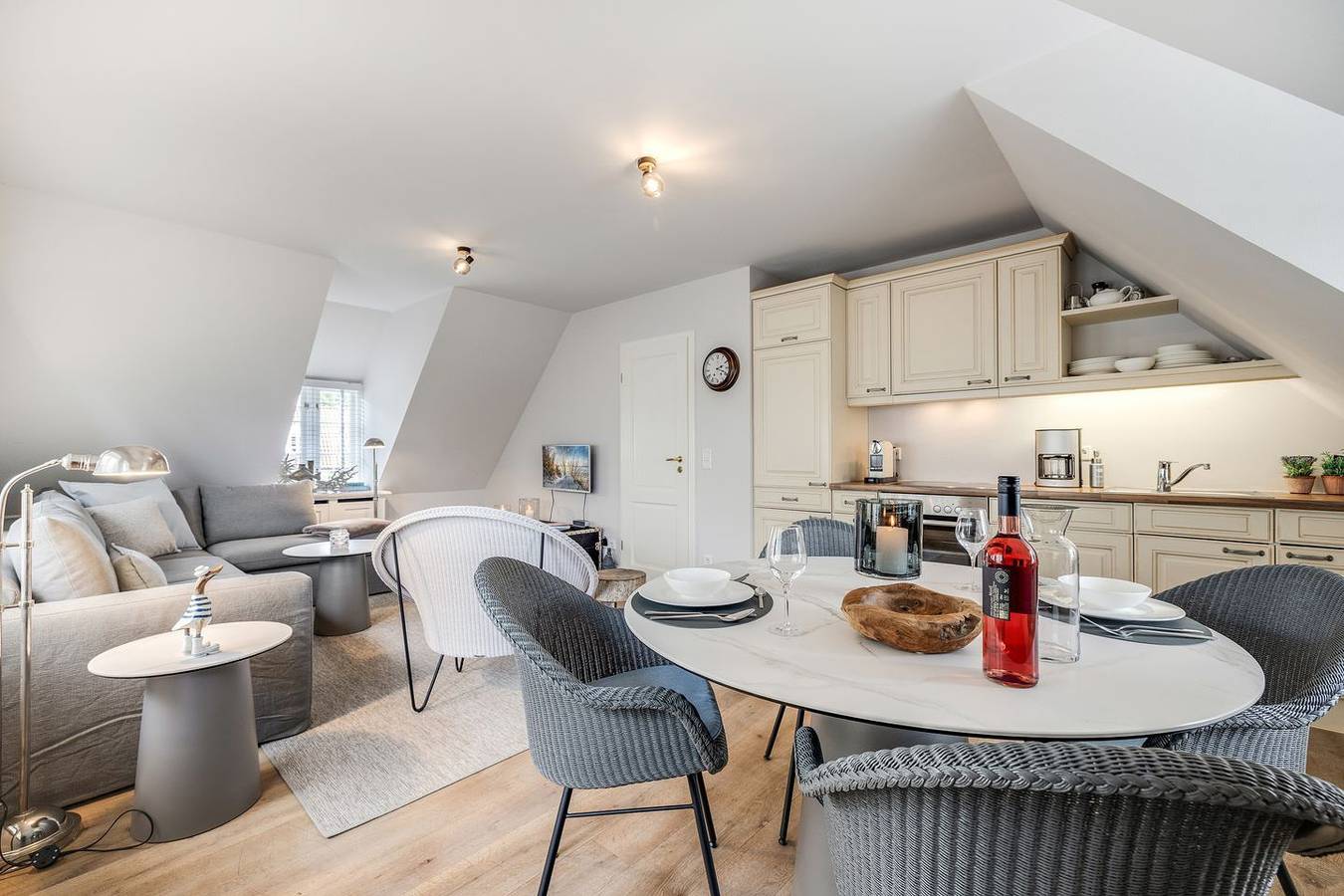 Ganze Wohnung, Diese Obergeschoss-Wohnung ist ca. 60 m² groß und bietet zwei Personen Platz. in Keitum, Sylt (Gemeinde)
