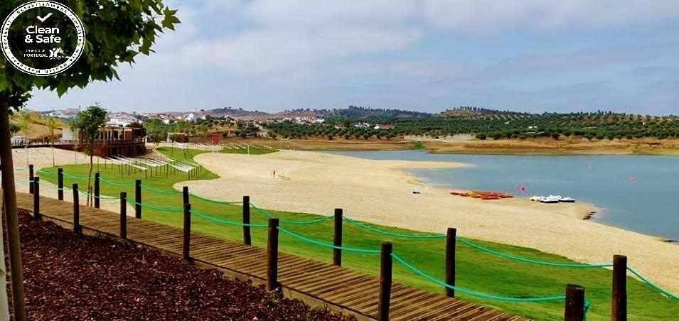 Apartamento inteiro, One-Bedroom Apartment in Amieira, Portel