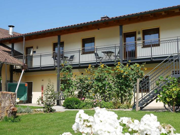 Ferienwohnung für 5 Personen, mit Terrasse und Garten sowie Ausblick