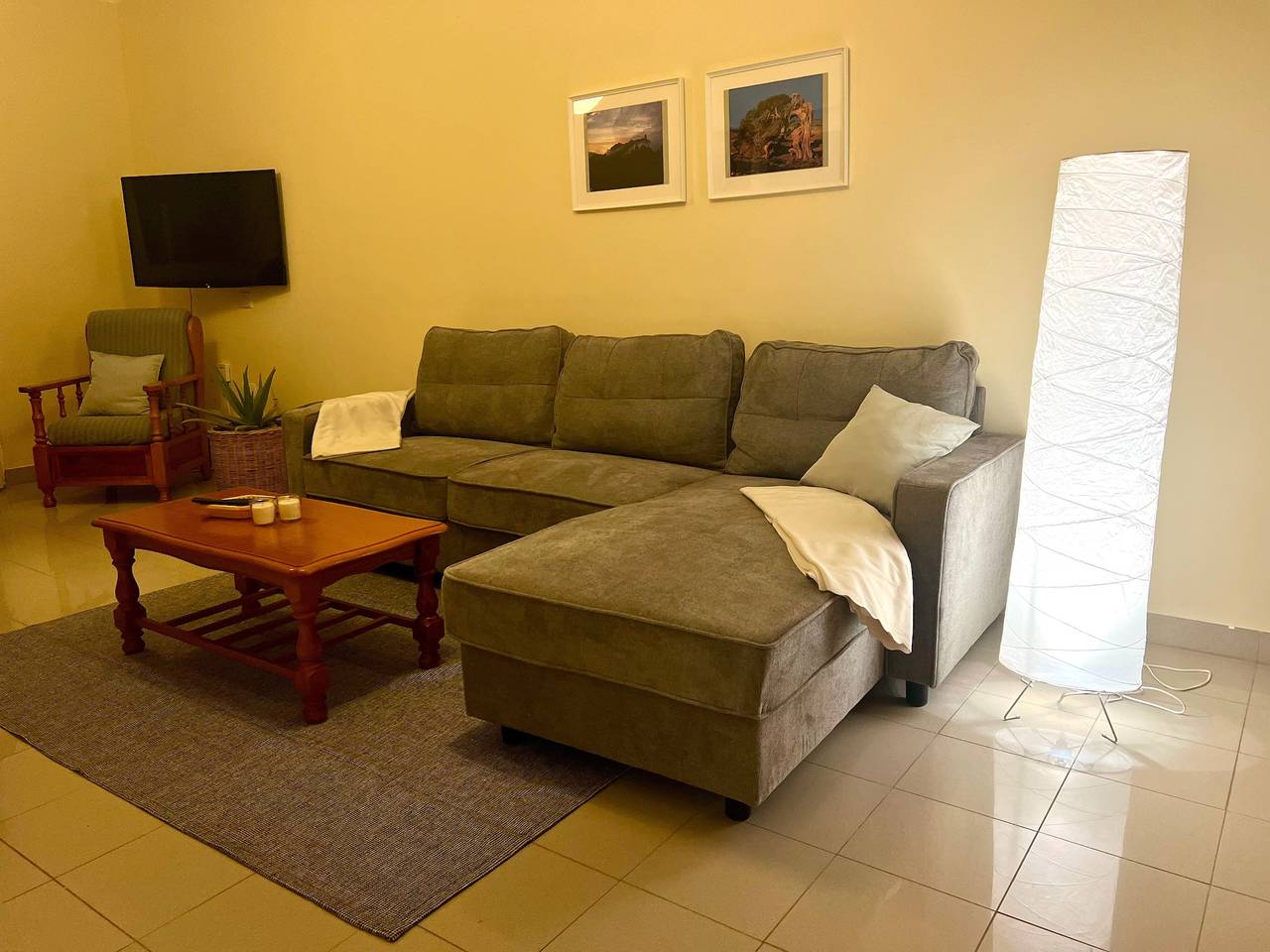 Apartamento entero, Apartamento vacacional 'Marianne Mirador' con piscina, terraza compartida y Wi-Fi in Bajamar , San Cristóbal de La Laguna