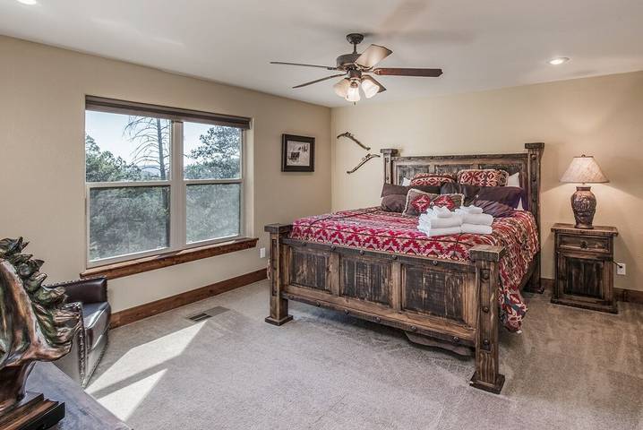 Log cabin for 23 people, with hot tub and balcony in Ruidoso
