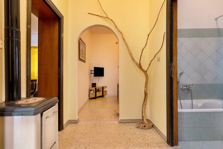Holiday Home 'The Pearl Of The Sea' with Mountain View, Private Garden and Wi-Fi in Olbia, Gallura