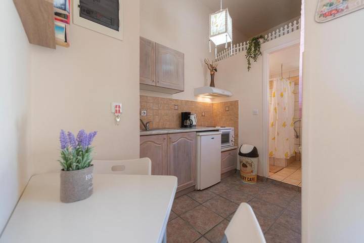 Location de vacances pour 2 personnes, avec terrasse et vue à Agios Gordios - 2