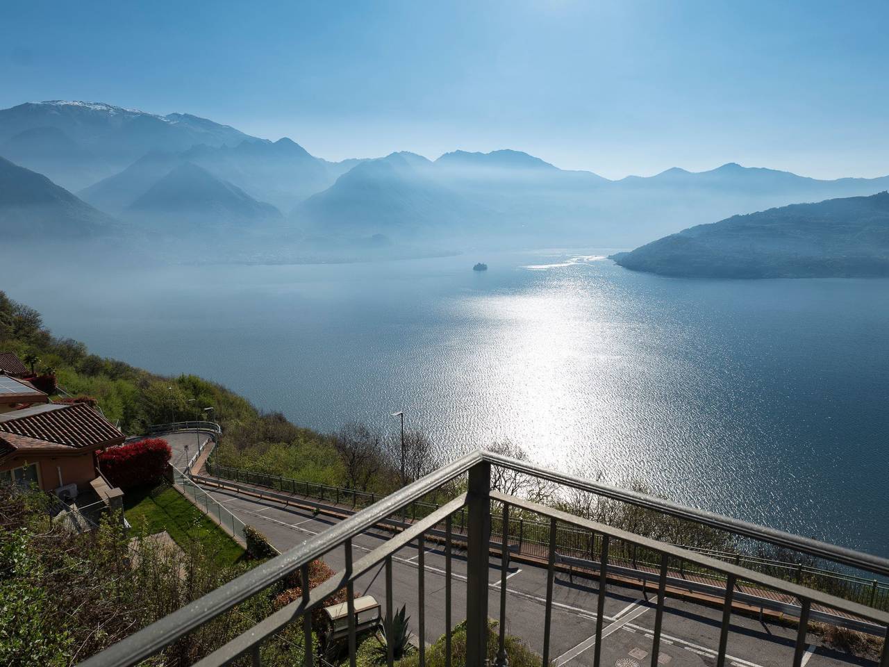Geheel appartement, Appartement aan het meer met parkeerplaats, zwembad & terras - Lago d'Iseo in Spiglia, Gemeente Parzanica