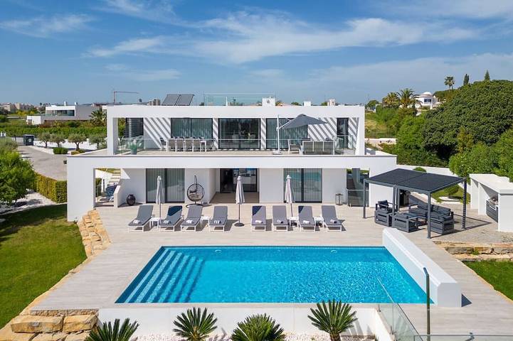 Villa für 10 Personen, mit Balkon und Garten - 1