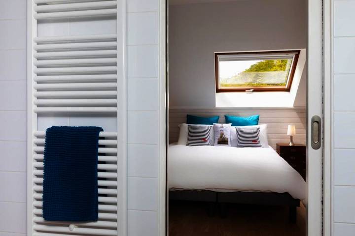 Chambre d’hôte pour 3 personnes, avec jardin ainsi que jacuzzi et terrasse, animaux acceptés