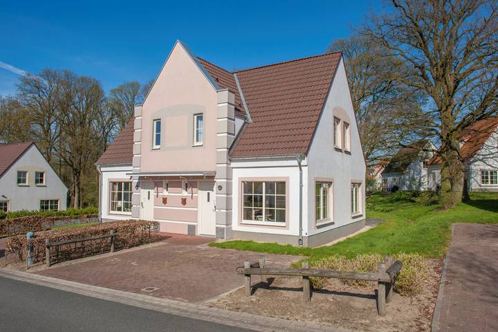 Ferienhaus für 4 Personen, mit Balkon/Terrasse und Terrasse sowie Garten in Bad Bentheim