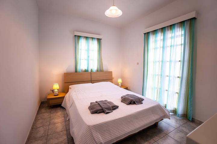 Gîte pour 4 personnes, avec balcon, adapté aux familles dans Náoussa - 2