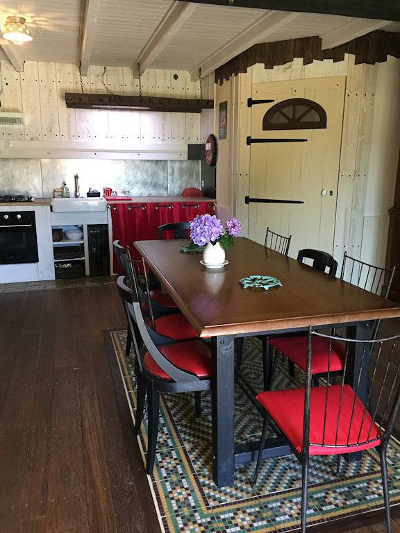 Gîte insolite les Rainettes "chez Marius" 5 mn du Puy du Fou in Sèvremont, Fontenay-le-Comte