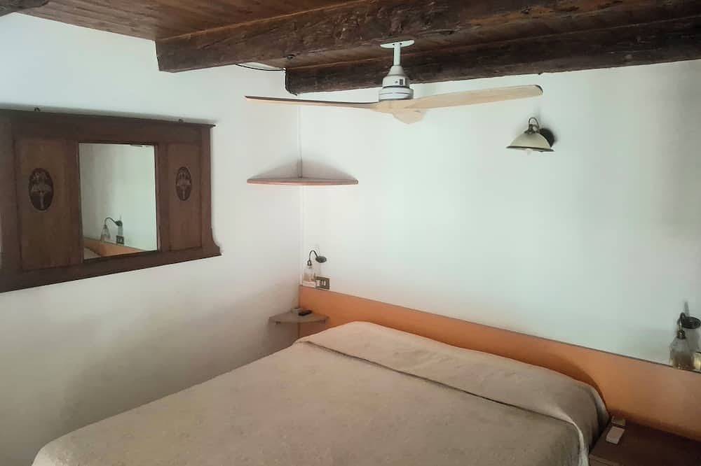 Ganze Wohnung, Maruska, wifi, im Zentrum, 5 min. zu Fuß zum Strand in Tropea, Vibo Valentia Provinz