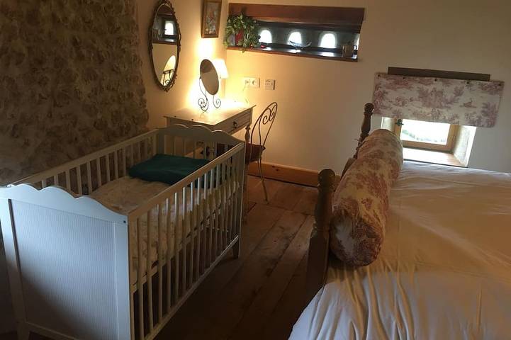 Location de vacances pour 8 personnes, avec jardin à Saint-Quentin-de-Chalais - 3