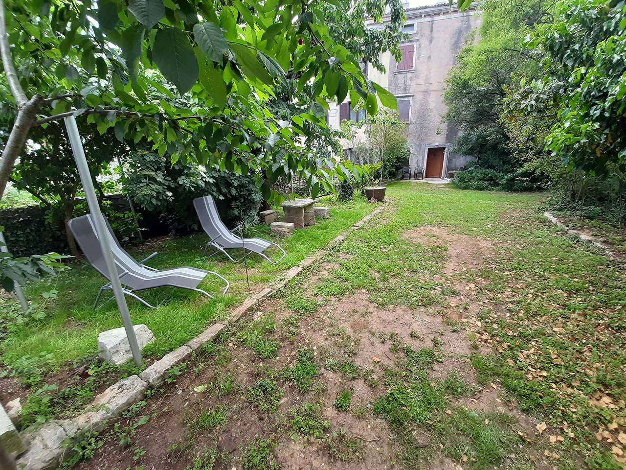Ferienhaus mit großem Garten  in Marčana, Südküste Istrien