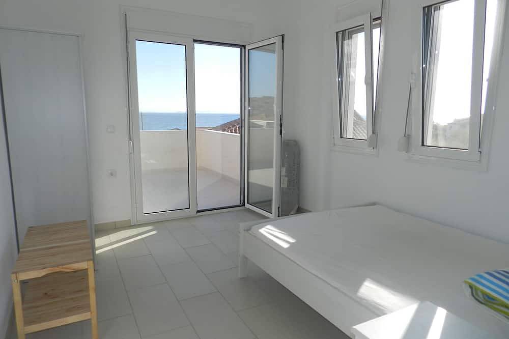 Andreas House,  185 qm  plus Garage , mit Meerblick in Lesbos