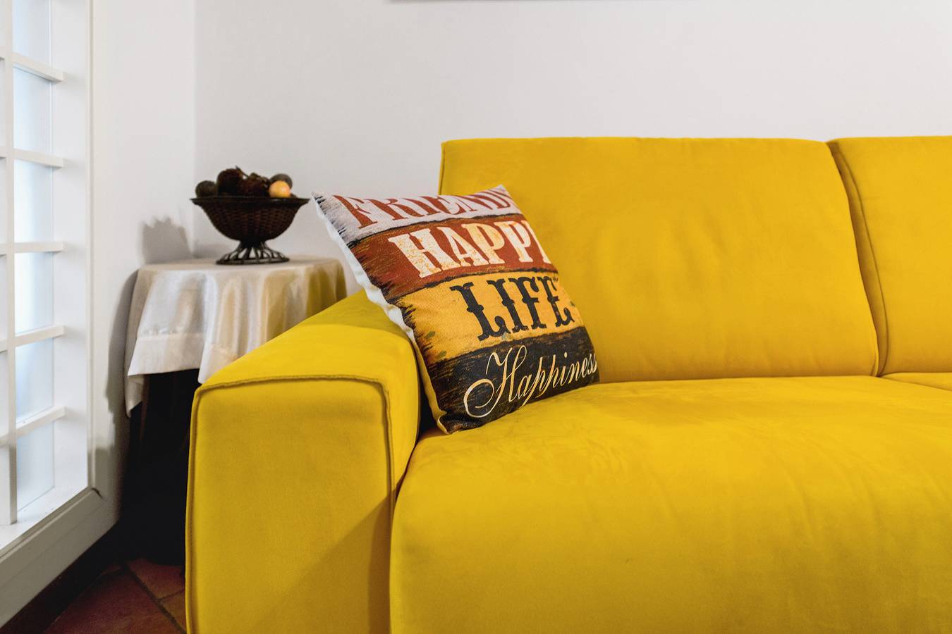 Apartamento entero, Apartamento 'Laura' con Wi-Fi y aire acondicionado in Saló, Montañas Garda