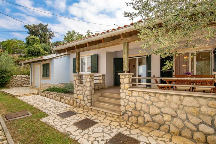 Ferienhaus für 6 Personen, mit Pool auf Rab