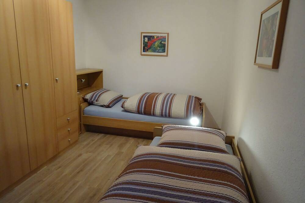 Ganze Wohnung, Große Ferienwohnung in Sinbronn mit Garten in Dinkelsbühl, Romantische Straße