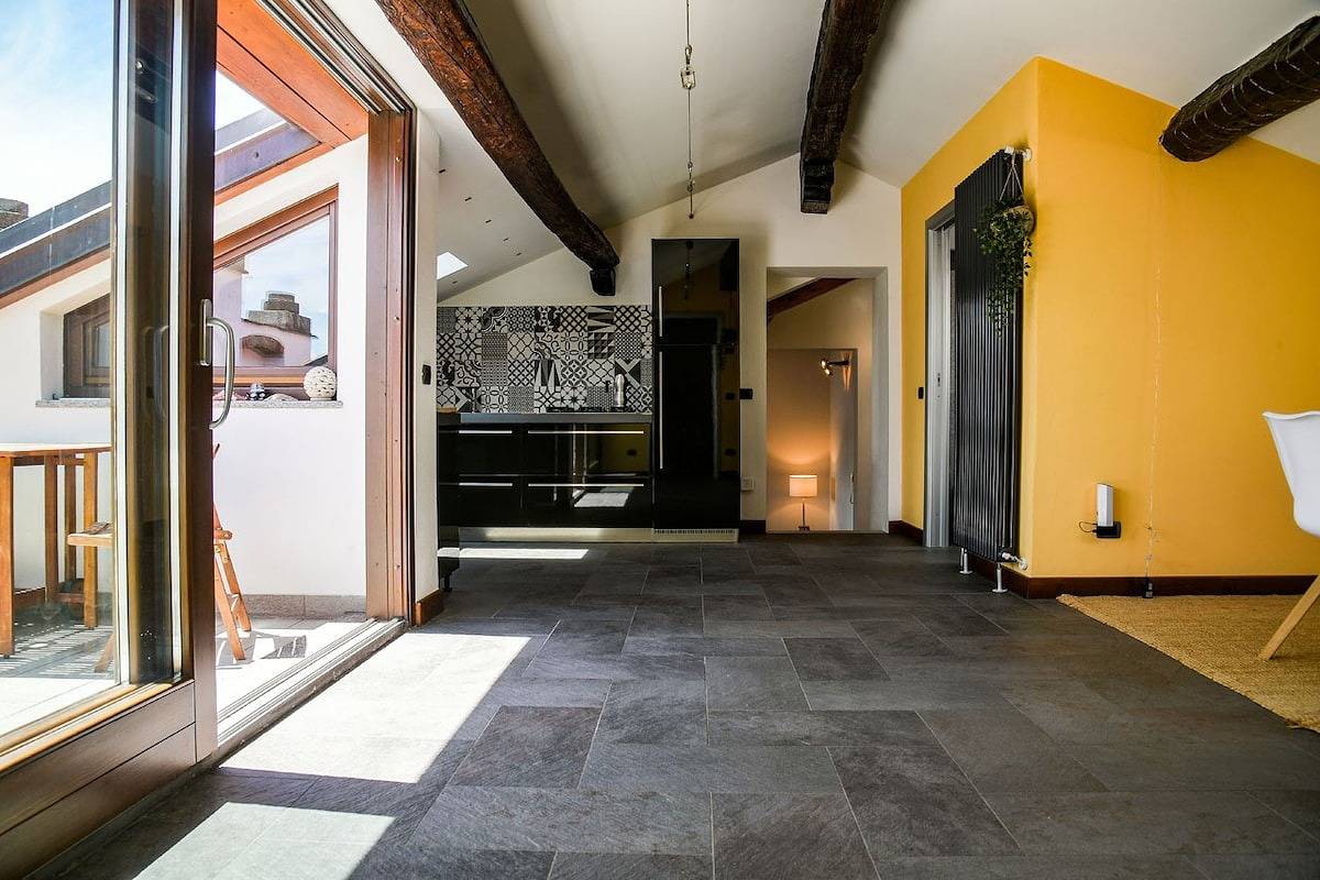 Appartamento intero, La Finestra sul lago luxurious apartment furnished in Intra (Verbania), Comune di Verbania