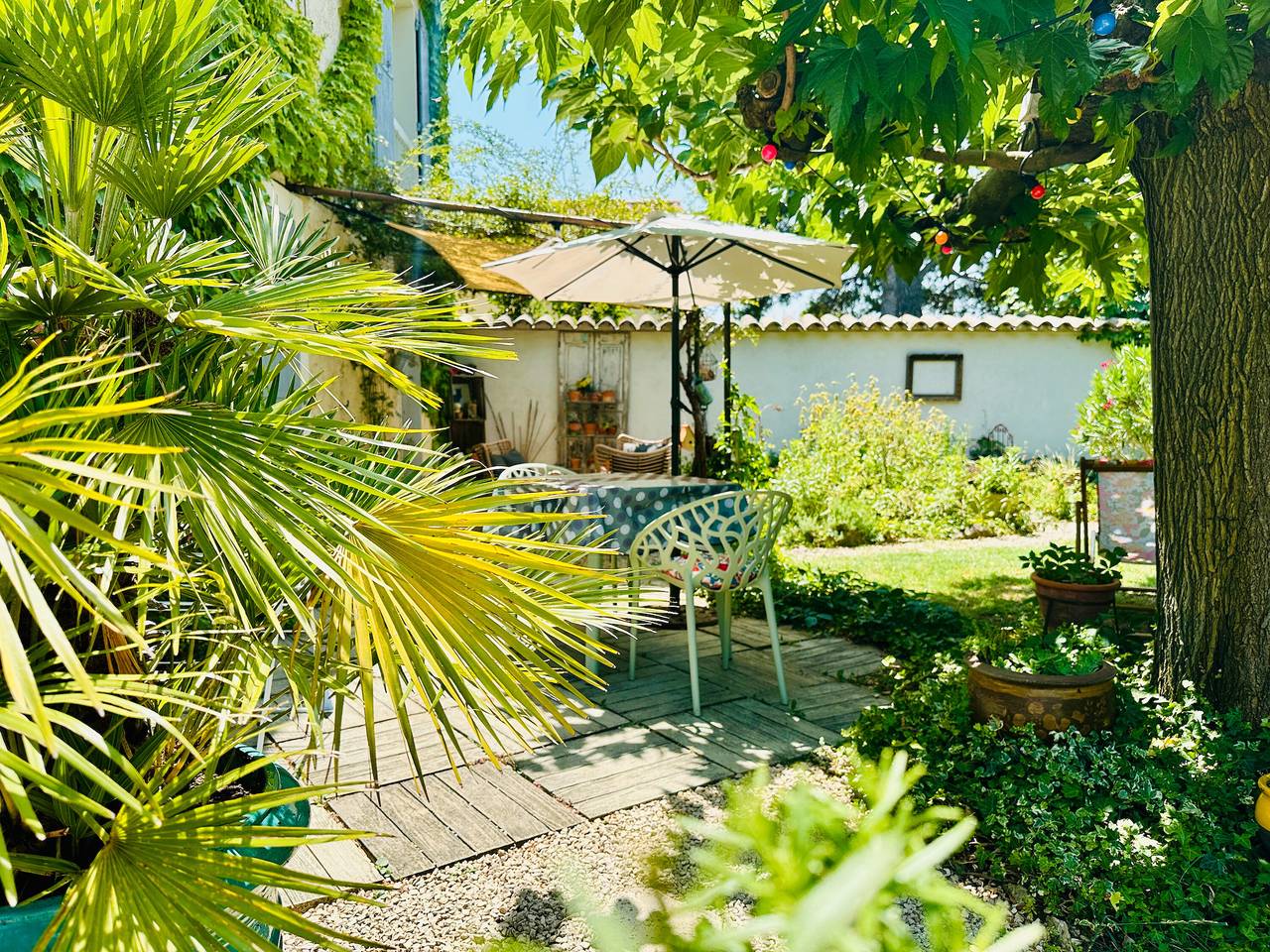Vakantiehuis 'Jardin' met Gedeeld Zwembad, Privéterras en Wi-Fi in L'Isle-sur-la-Sorgue, Vaucluse