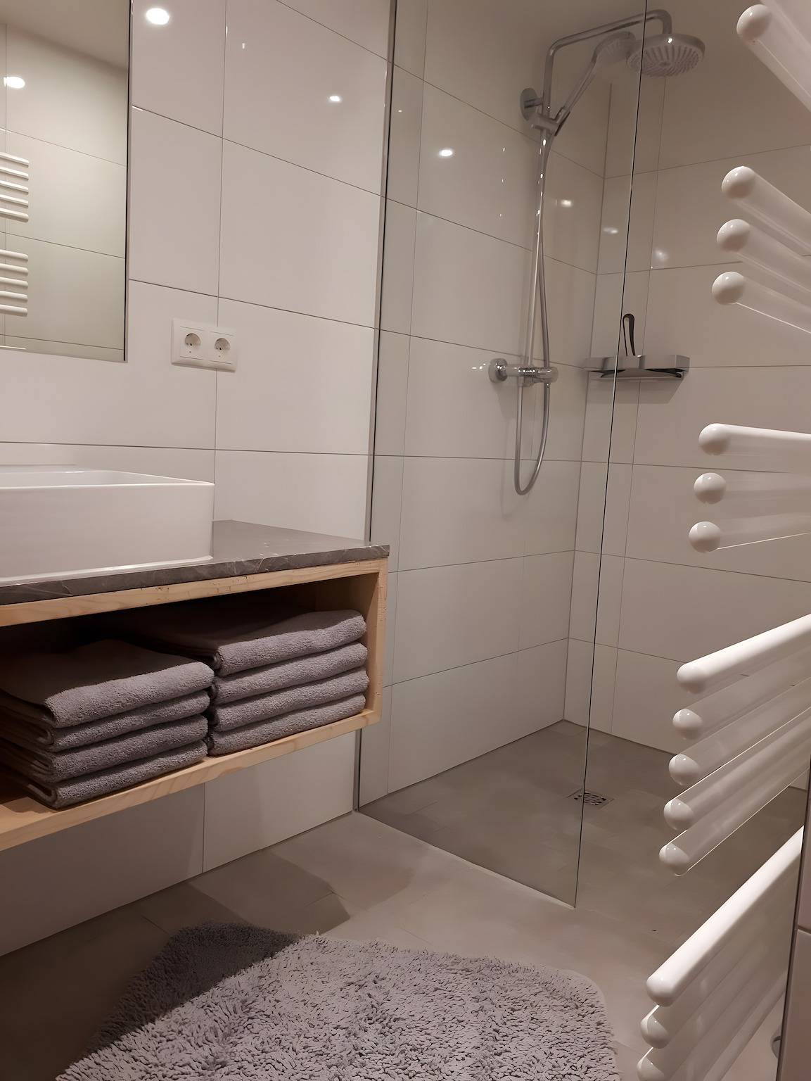 Entire apartment, Apartment 'Mittagspitz' with Shared Garden and Wi-Fi in Mellau, Bregenz Forest