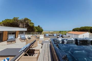 Cottage pour 15 personnes, avec vue et jardin dans Plage Du Douhet Saint Georges D Oleron