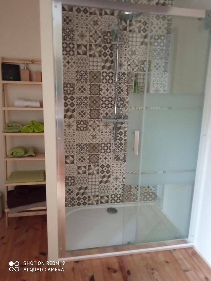 Double Room with Private Bathroom in Cusset, Région de Vichy