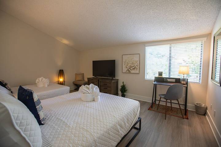 Vacation rental for 6 people, with sauna and yard as well as pool in Oceanside