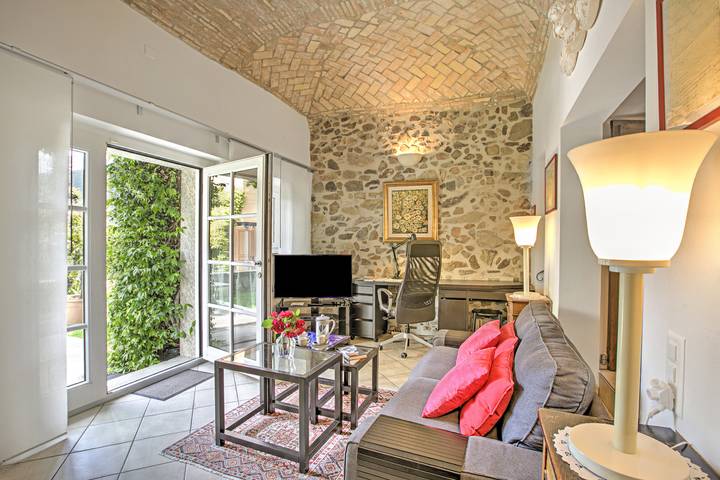 Ferienhaus für 4 Personen, mit Terrasse und Seeblick, kinderfreundlich am Luganersee