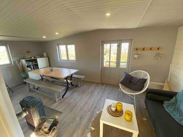 Gîte pour 4 personnes, avec jardin dans Champdieu