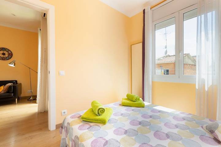 Appartement entier, Casa Flors - 2 bedroom apartment with free wifi in Barcelona Centre, Barcelone
