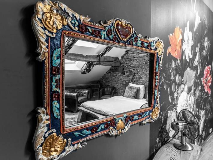 Location de vacances pour 2 personnes, avec piscine ainsi que jardin et vue dans Cherain - 2