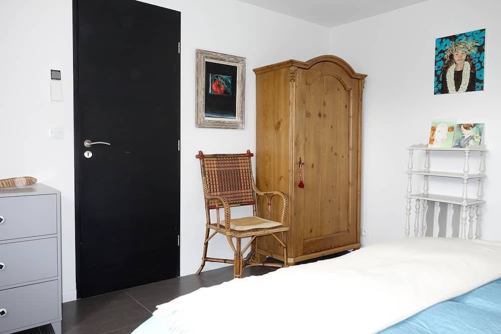 Entire apartment, In the land of sun, sea and artists. in La Colle-sur-Loup, Cannes region