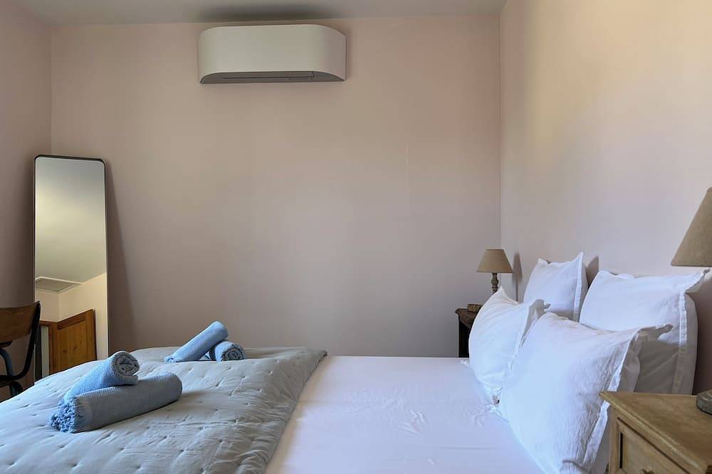 Off2goult | Enchanting Comfortable House in the Heart of the Village | Provence in Goult, Parc naturel régional du Luberon