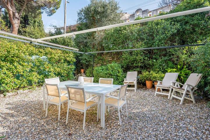 Gîte pour 6 personnes, avec vue et jardin dans Casino De Cassis