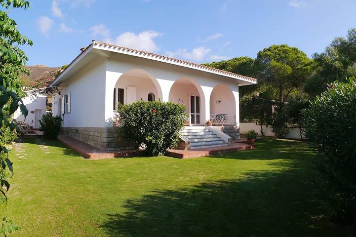 Villa for 10 people, with garden - 1